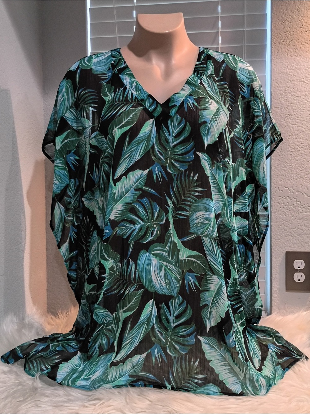 Avenue Women’s 2X Tunic Length Flowy Fit Top
